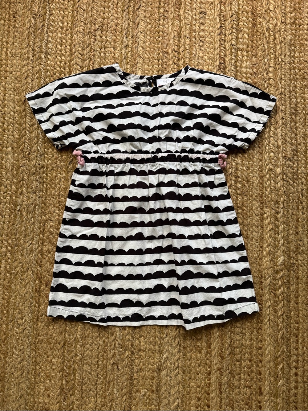 Hanna Andersson black and white scallop dress, size 120 6/7